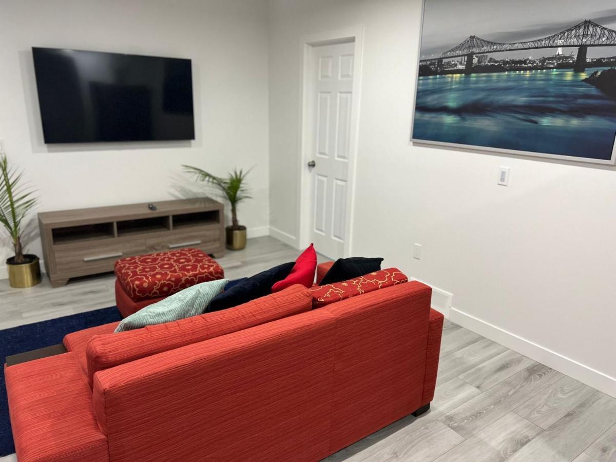 Beautiful 2 Bedroom Home Away From Home YYC Kültér fotó