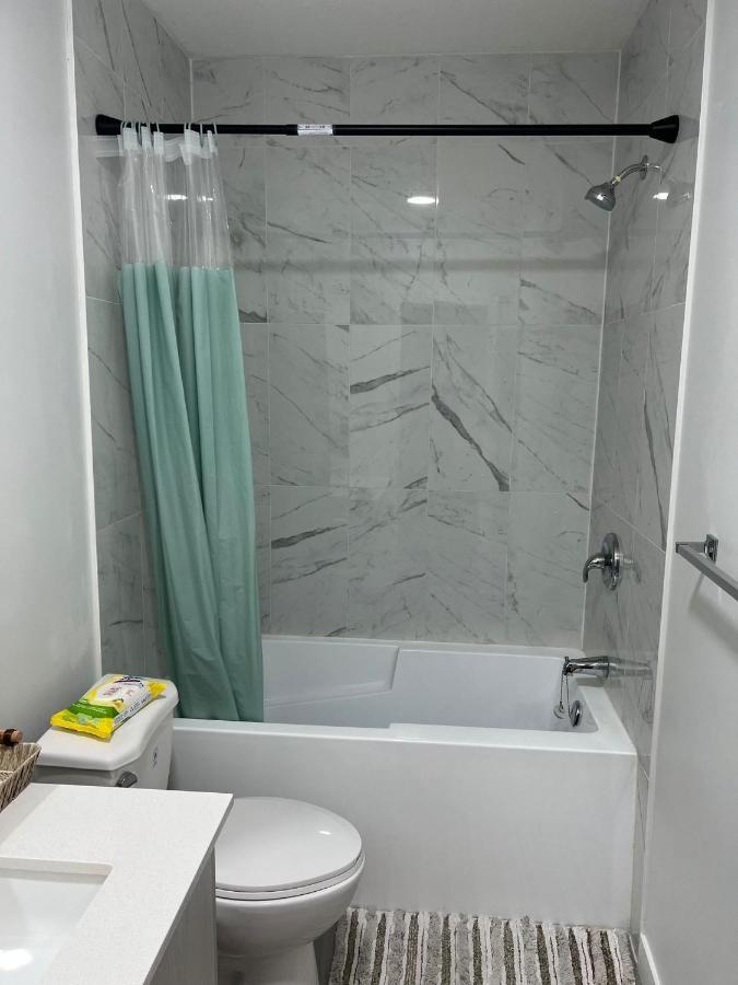 Beautiful 2 Bedroom Home Away From Home YYC Kültér fotó